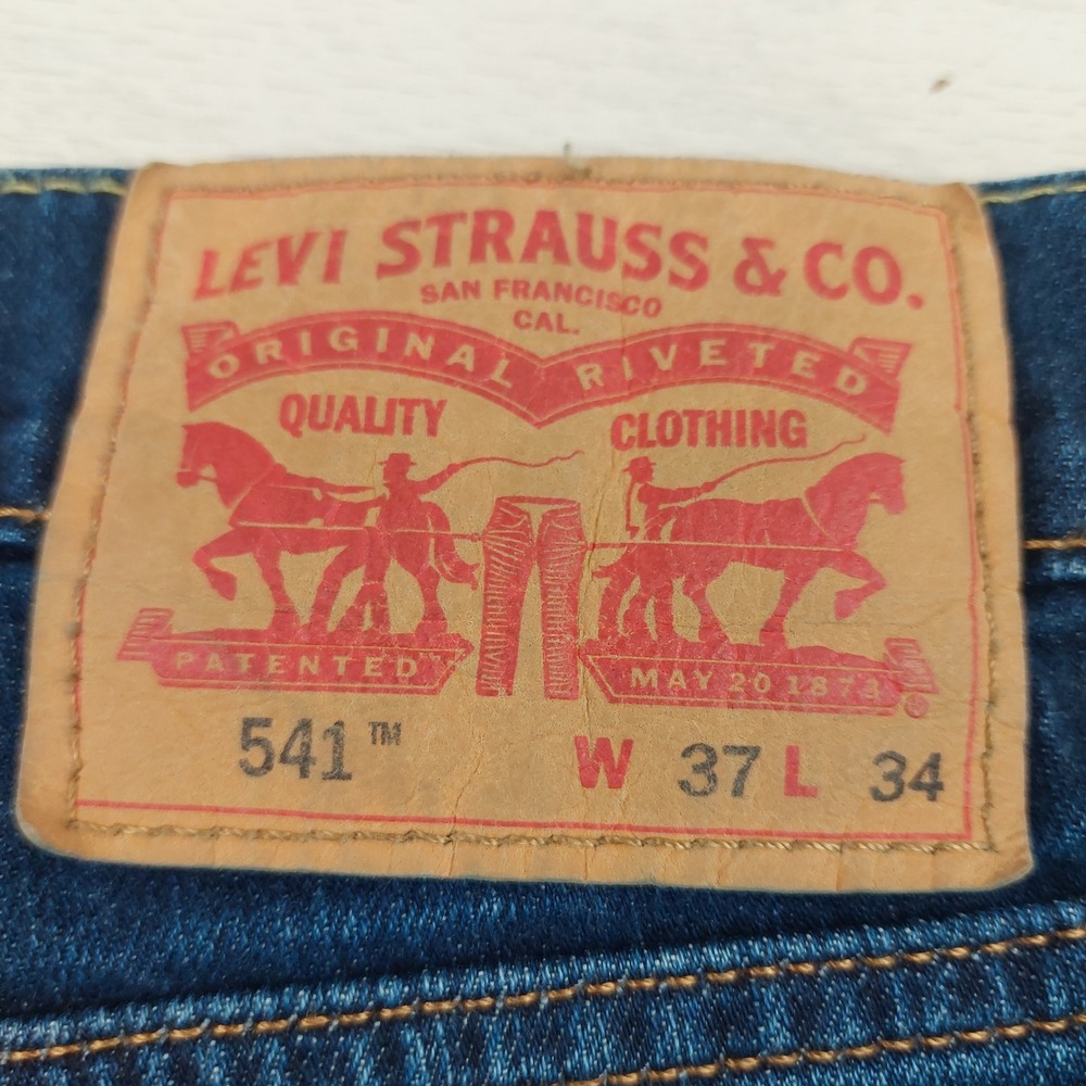 Levi's 541 Athletic Taper Jeans Mens 37x34 Dark Blue Stretch Denim Pants - Picture 2 of 8